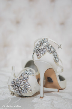 Dazzling Indian bridal shoes. Dazzling Indian bridal shoes.