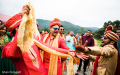 Take a look at this rajah's baraat procession. Take a look at this rajah's baraat procession.