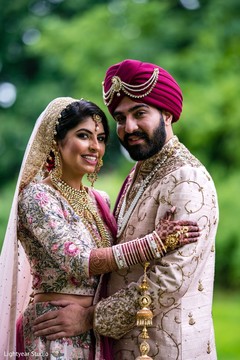 Indian bride and groom looking amazing Indian bride and groom looking amazing