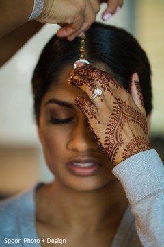 Beautiful Maharani getting ready. Beautiful Maharani getting ready.