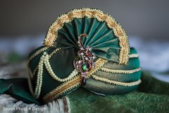 Elegant green turban. Elegant green turban.