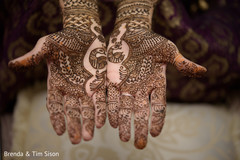 Marvelous Indian bridal mehndi art. Marvelous Indian bridal mehndi art.