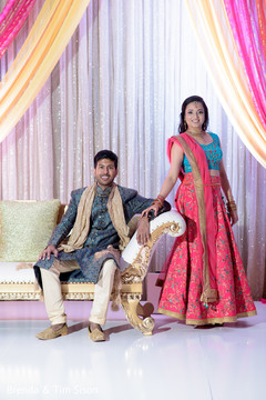 See this dazzling indian couple's photo session. See this dazzling indian couple's photo session.