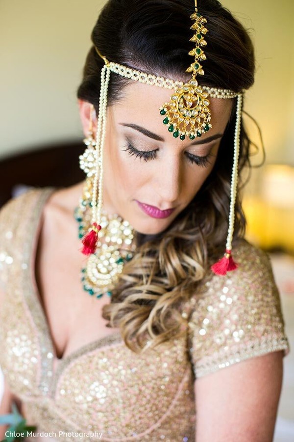 indian bride,indian wedding ceremony fashion,tikka