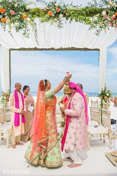 Moments of the Indian wedding ceremony Moments of the Indian wedding ceremony