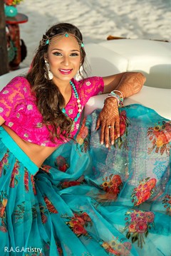 Gorgeous Indian bride posing for pictures Gorgeous Indian bride posing for pictures
