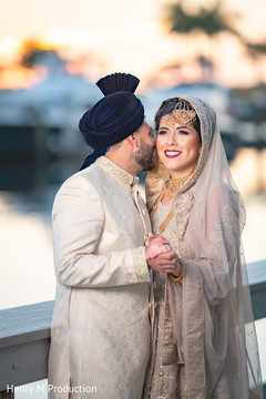 Gorgeous newlyweds posing for portraits Gorgeous newlyweds posing for portraits