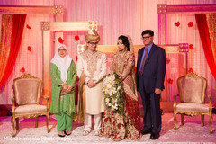 Dazzling Indian bride's family portrait Dazzling Indian bride's family portrait
