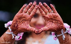 Stunning bridal mehndi art. Stunning bridal mehndi art.