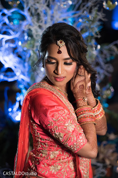 Maharani posing for pictures Maharani posing for pictures