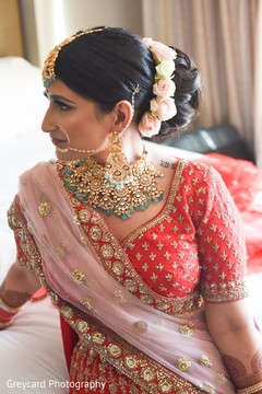 Incredible Indian bridal hair and jewelry style. Incredible Indian bridal hair and jewelry style.