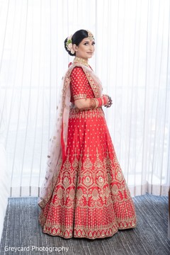 Phenomenal Indian bridal ceremony look. Phenomenal Indian bridal ceremony look.