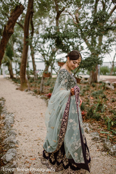 Incredible gorgeous maharany on her lehenga outfit. Incredible gorgeous maharany on her lehenga outfit.