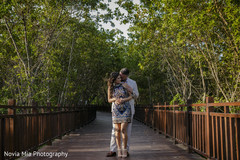 Glamorous Indian bride and groom style. Glamorous Indian bride and groom style.
