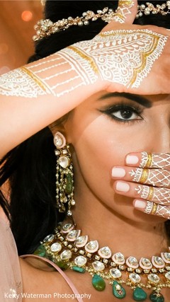 Fascinating indian bridal mehndi. Fascinating indian bridal mehndi.