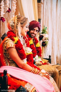 Take a look at this lovely Indian couple at ceremony. Take a look at this lovely Indian couple at ceremony.