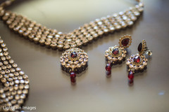 Marvelous Indian bride jewelry. Marvelous Indian bride jewelry.