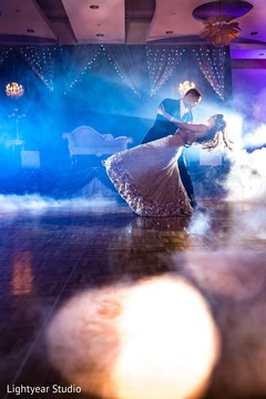 Stunning Indian reception dance. Stunning Indian reception dance.