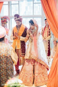 Indian bride and groom looking stunning Indian bride and groom looking stunning