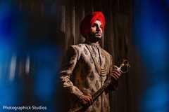 Indian groom's wedding outfit Indian groom's wedding outfit