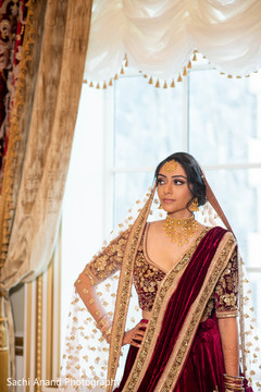 Adorable Indian bridal ceremony look. Adorable Indian bridal ceremony look.