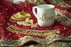 Indian bride's wedding jewelry capture Indian bride's wedding jewelry capture