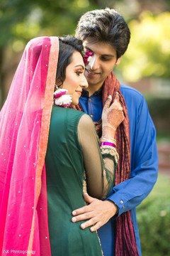 Take a look at this romantic photo shot. Take a look at this romantic photo shot.