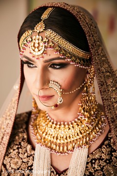 Dreamlike Indian bridal ceremony look. Dreamlike Indian bridal ceremony look.