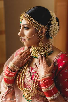 Maharani with her impressive kundan set on. Maharani with her impressive kundan set on.