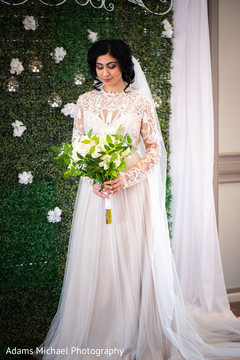 Amazing white dress capture Amazing white dress capture