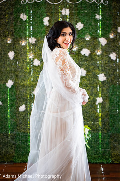 Joyful indian bride capture Joyful indian bride capture