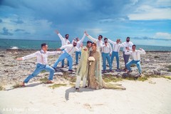 Magnificent photo of the couple and the groomsmen. Magnificent photo of the couple and the groomsmen.