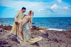 Astonishing photo shot of our couple. Astonishing photo shot of our couple.