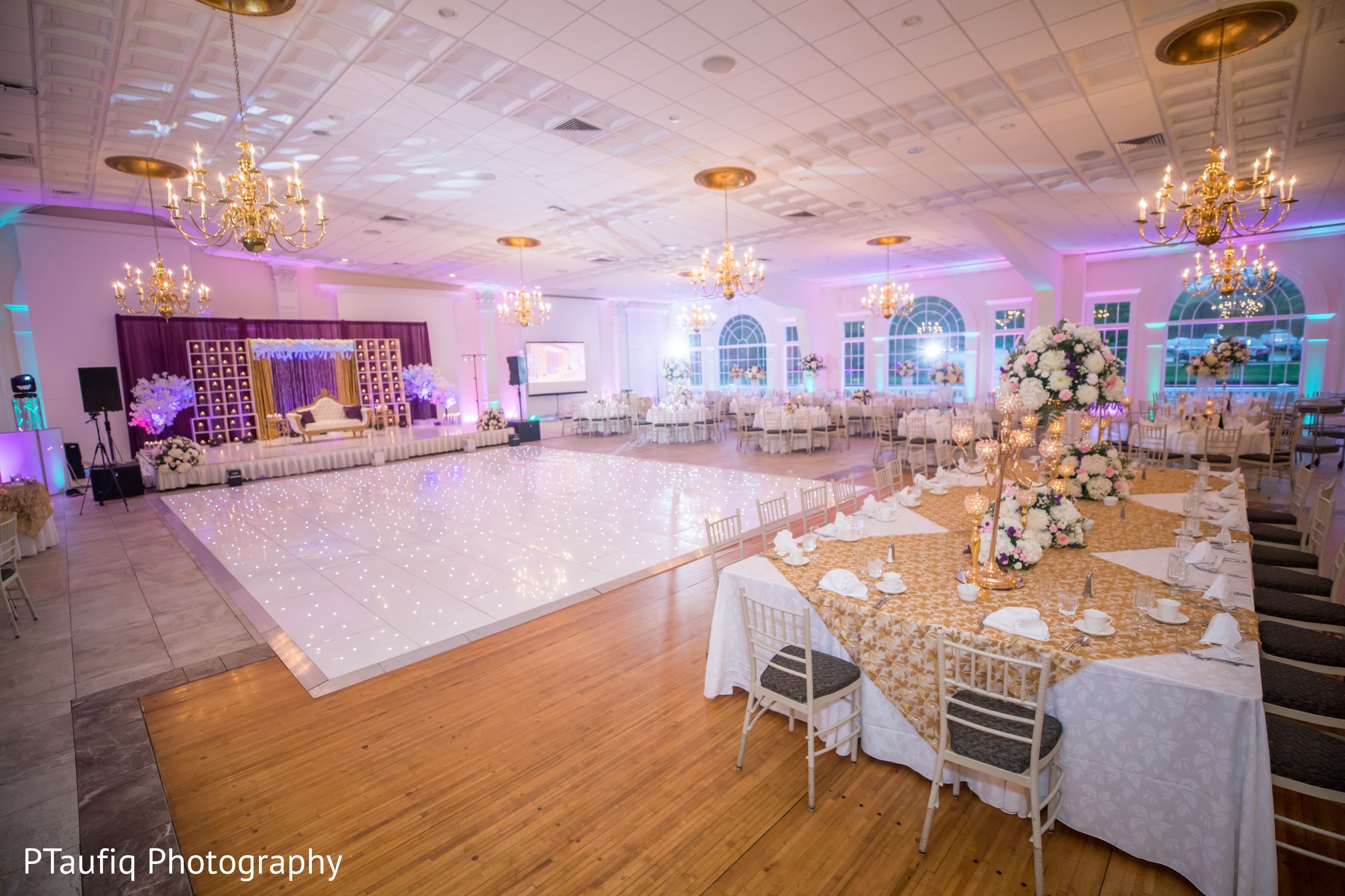 Stunning Indian wedding dance floor setup. Photo 243764