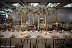 White and majestic centerpieces. White and majestic centerpieces.