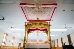 Take a look at this majestic decoration. Take a look at this majestic decoration.