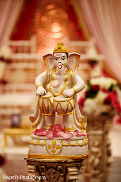Great representation of Indian deity. Great representation of Indian deity.