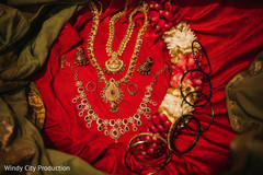 Jewelry details of the bride Jewelry details of the bride