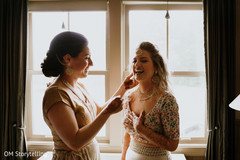 Joyful indian bride capture Joyful indian bride capture