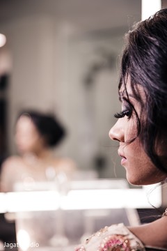 Gorgeous Maharani getting ready. Gorgeous Maharani getting ready.
