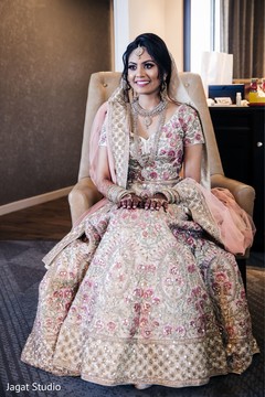 Beautiful Maharani irradiates joy. Beautiful Maharani irradiates joy.