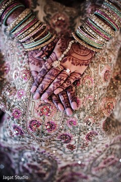 This mehndi art is outstanding. This mehndi art is outstanding.