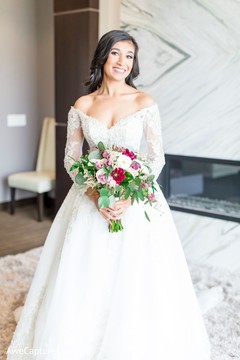 Astonishing Indian bridal with her bouquet. Astonishing Indian bridal with her bouquet.