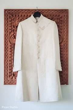 Incredible Indian grooms ceremony outfit. Incredible Indian grooms ceremony outfit.