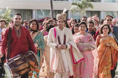 Fantastic view of the baraat procession. Fantastic view of the baraat procession.
