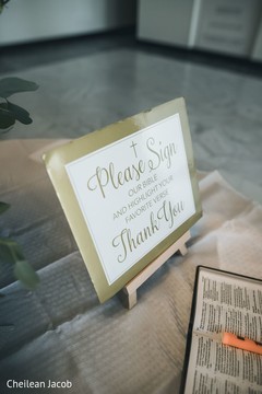 Sweet detail and guestbook. Sweet detail and guestbook.