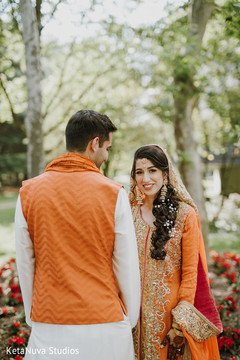 Such a beautiful picture of our Indian couple. Such a beautiful picture of our Indian couple.
