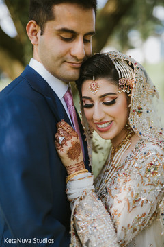 Take a look at our romantic Indian couple. Take a look at our romantic Indian couple.