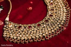Gorgeous jewels worthy of a queen. Gorgeous jewels worthy of a queen.