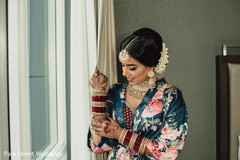 Maharani getting ready for the bash. Maharani getting ready for the bash.